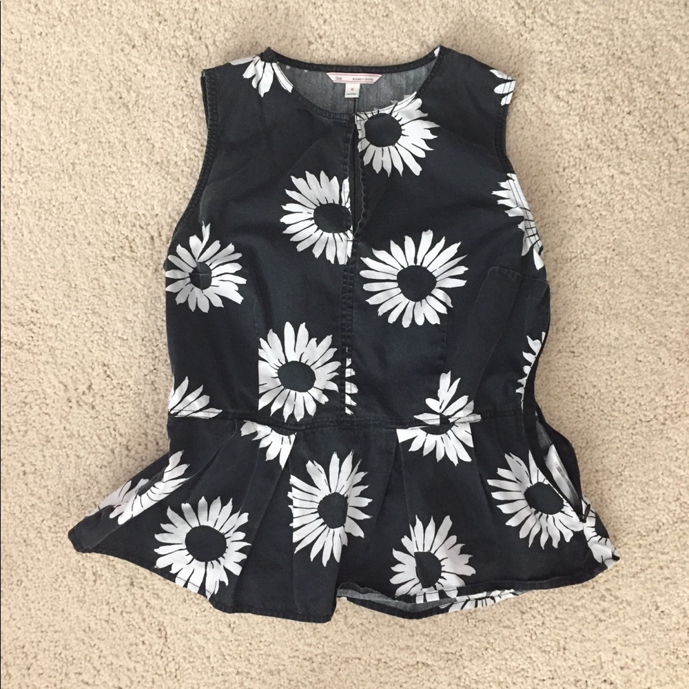 Gap tank top with fun flowers